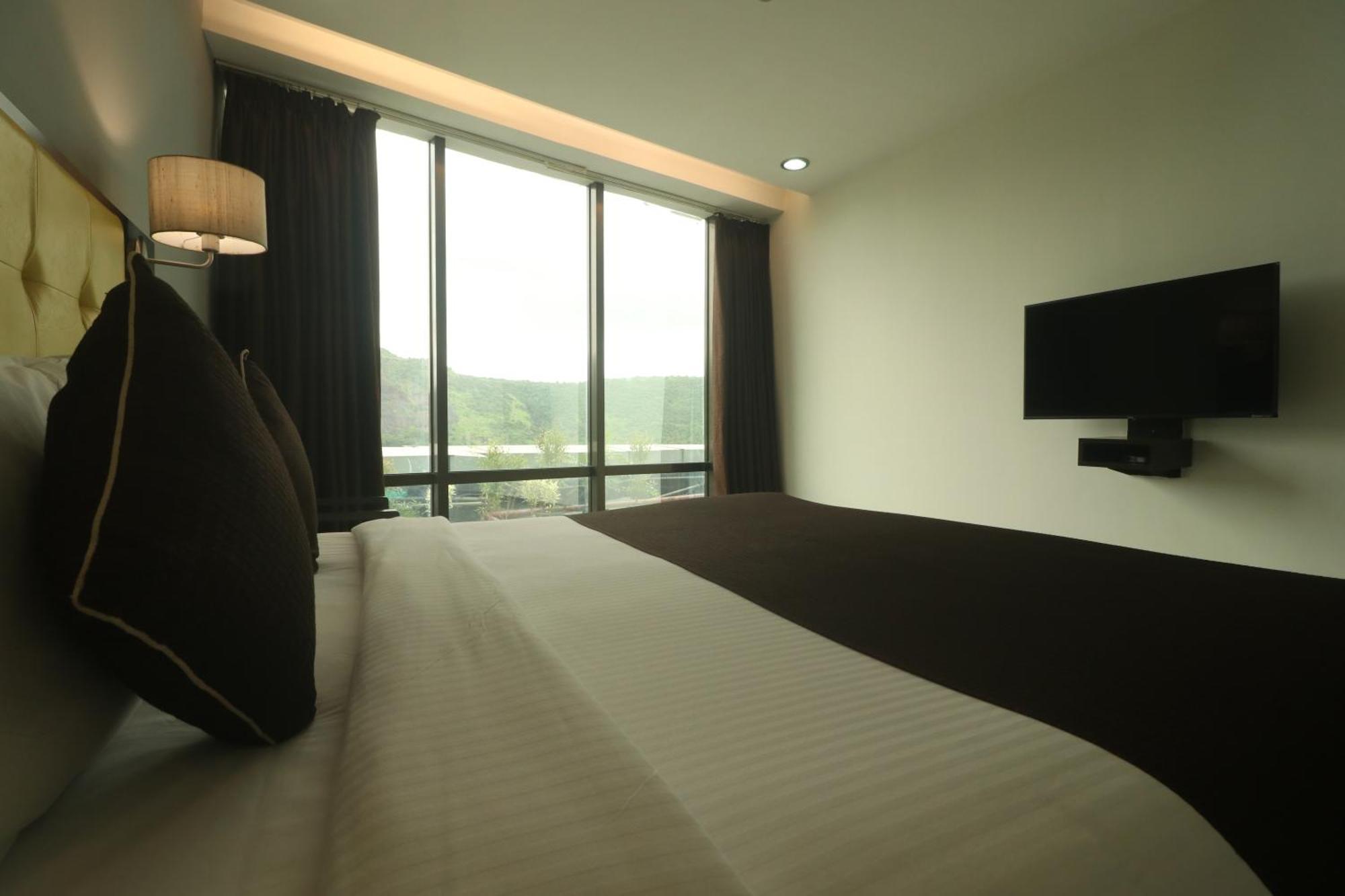 Hotel Mumbai House Airoli, Navi Mumbai Ngoại thất bức ảnh