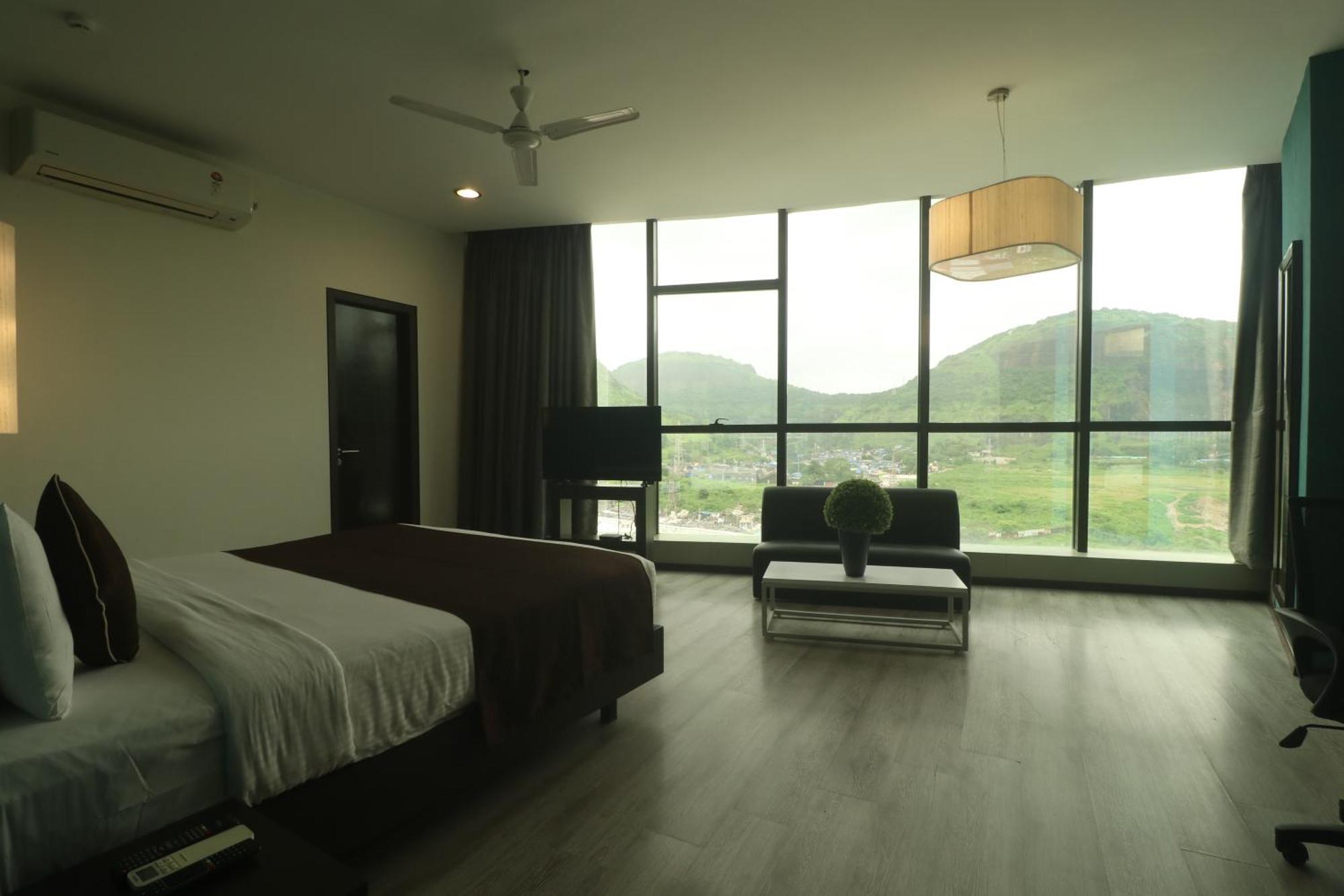 Hotel Mumbai House Airoli, Navi Mumbai Ngoại thất bức ảnh